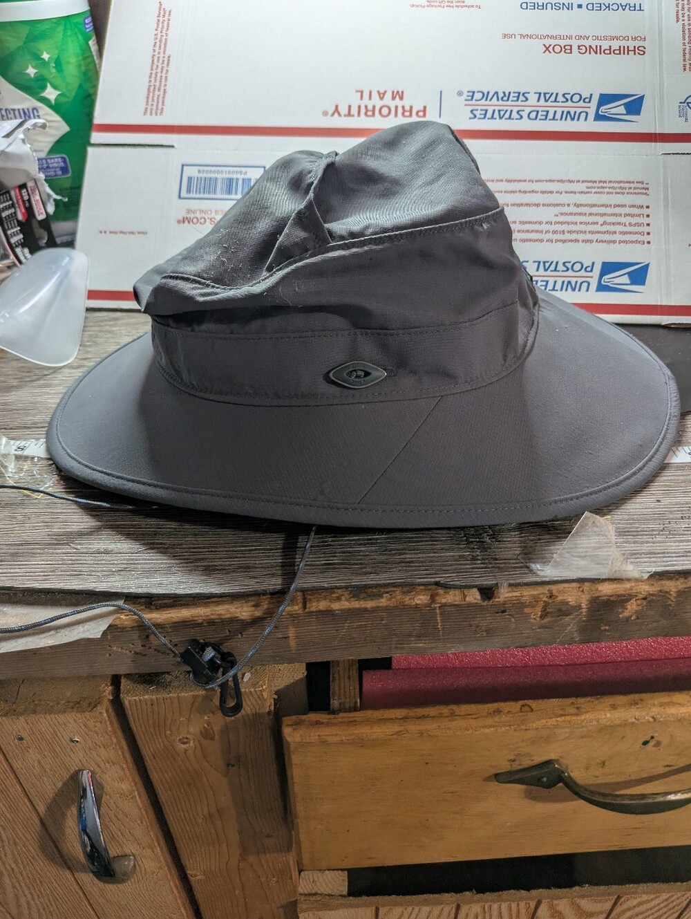 KÜHL‎ Sun Blade hat in the Carbon colorway Reversible Brim